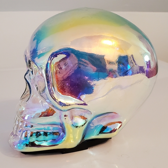 Iridescent Glass Light Up Skull - Picture 3 of 7